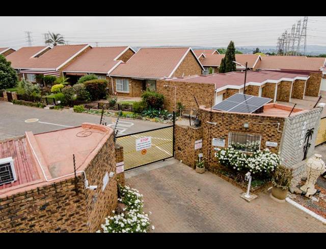 1 BEDROOM SIMPLEX FOR SALE IN EDENVALE CENTRAL